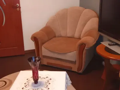masa alba living apartament vanzare cumparare Sector 2 București
